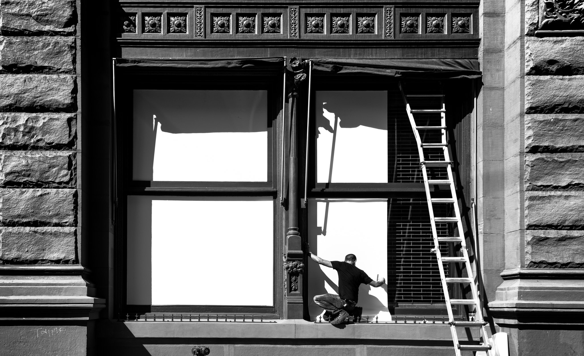 Tamron SP 15-30mm F2.8 Di VC USD sample photo. A man with a ladder photography