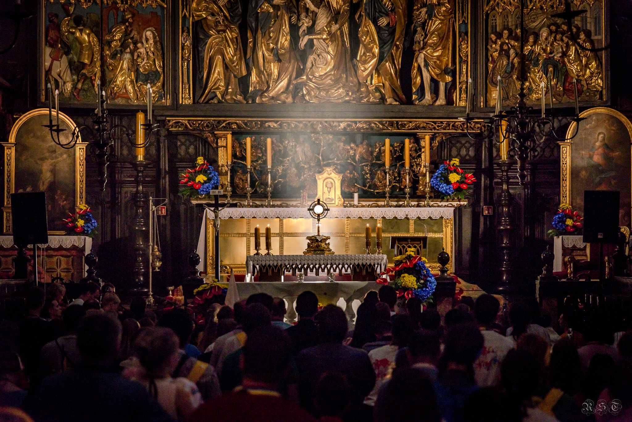 Nikon D800 + Sigma 24-105mm F4 DG OS HSM Art sample photo. Eucharist photography