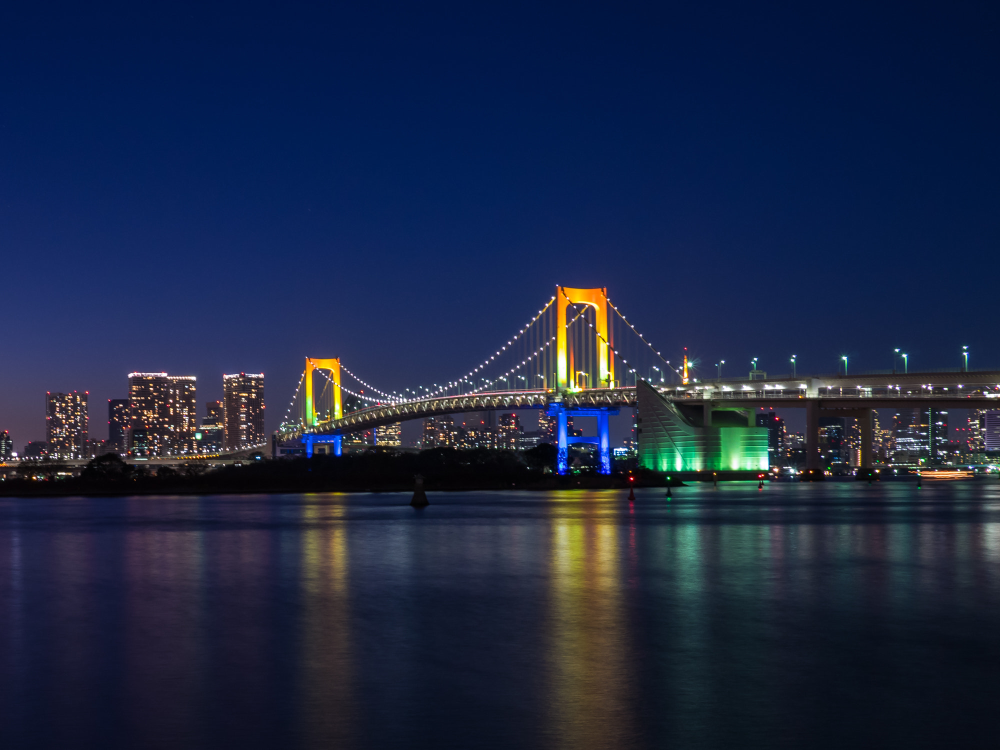 Olympus OM-D E-M1 + LUMIX G 20/F1.7 II sample photo. Rainbow bridge photography