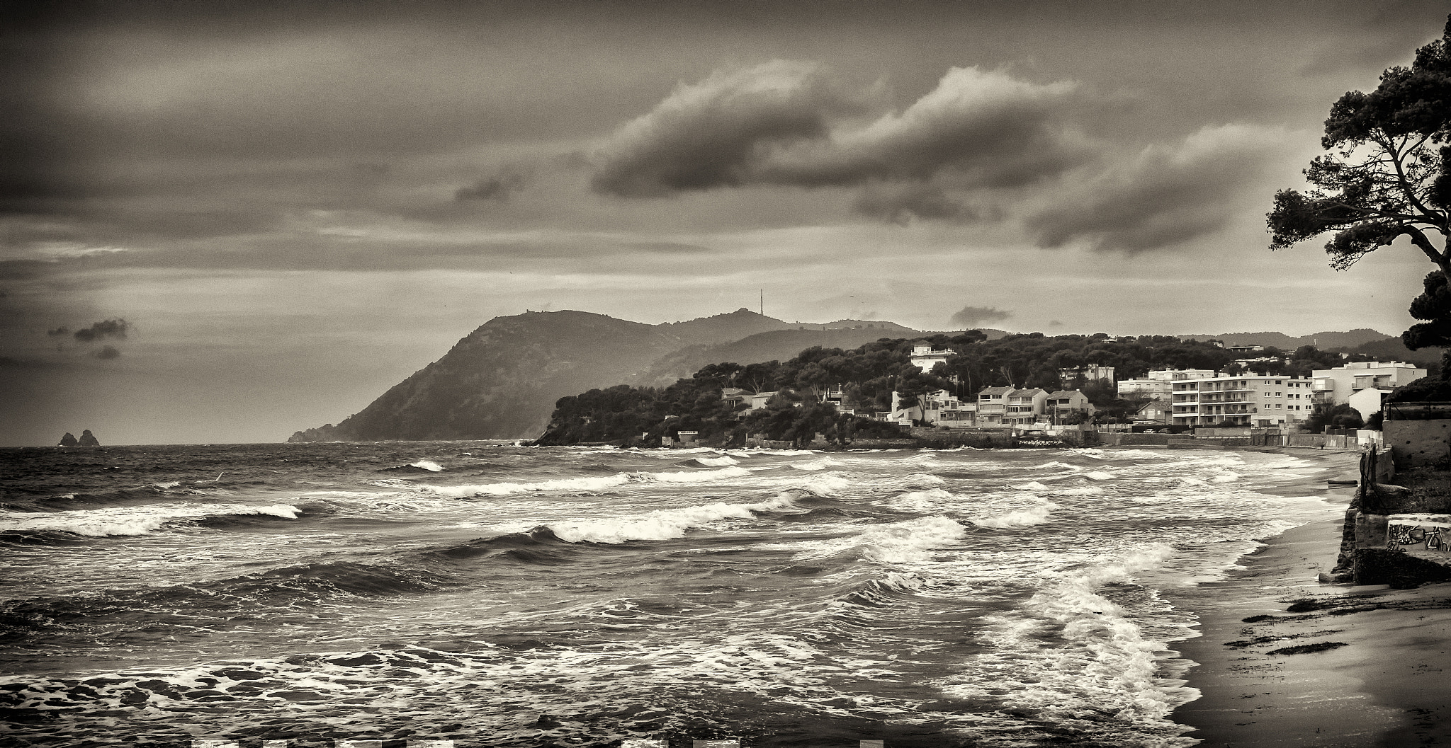 Canon EOS 650D (EOS Rebel T4i / EOS Kiss X6i) sample photo. A windy day at les sablettes photography