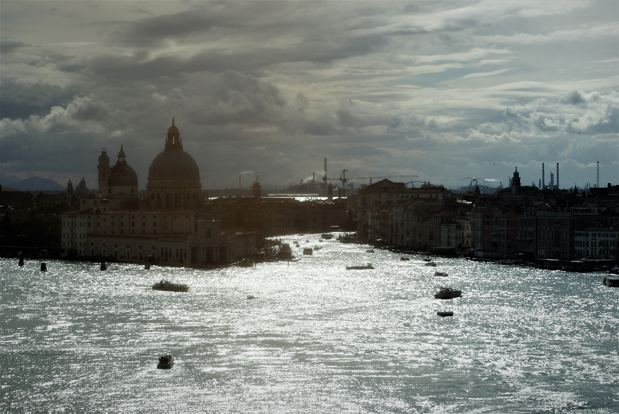 Sony Alpha DSLR-A200 + Minolta AF 70-210mm F4.5-5.6 [II] sample photo. Venecia photography