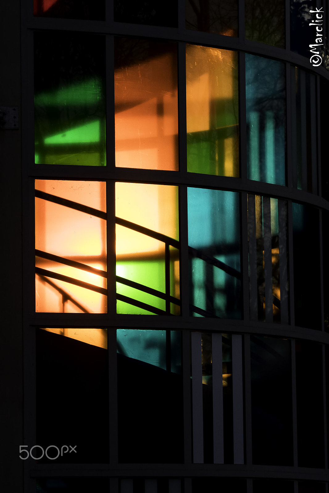 Nikon AF-S Nikkor 70-200mm F4G ED VR sample photo. The color scale photography