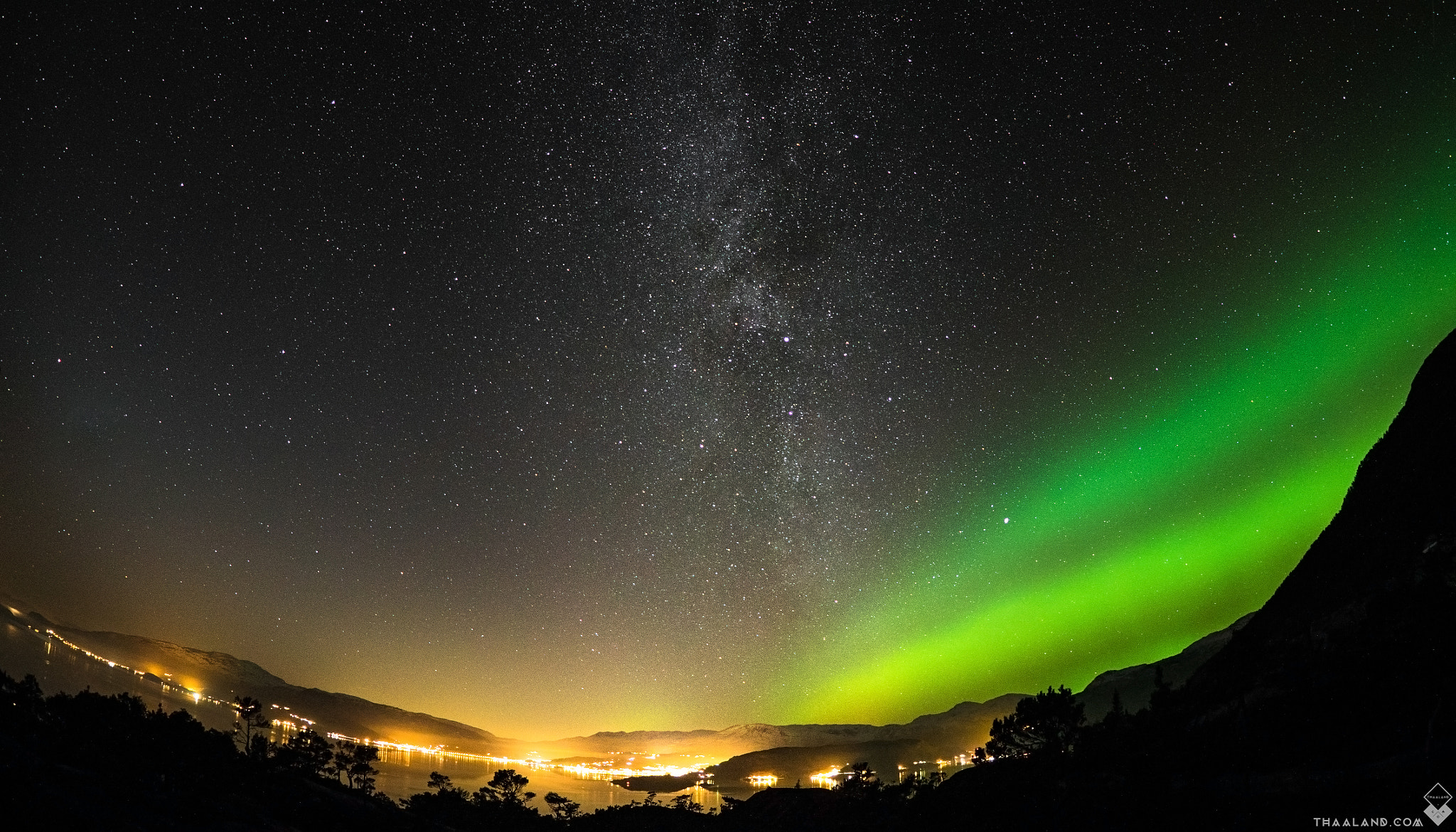 Panasonic Lumix DMC-GH4 + OLYMPUS M.8mm F1.8 sample photo. Milky aurora photography