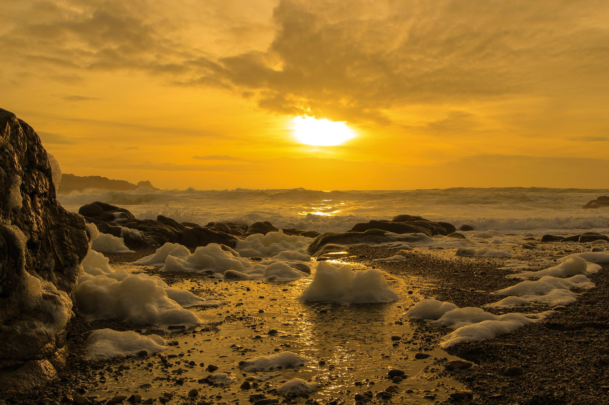 Sigma 20mm F1.4 DG HSM Art sample photo. Srormy weather in brittany photography