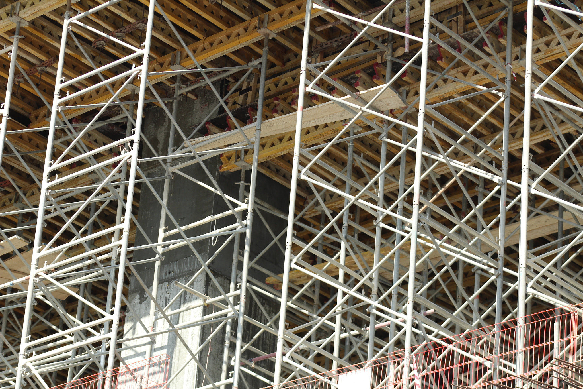 Canon EF 75-300mm f/4-5.6 USM sample photo. Building site photography