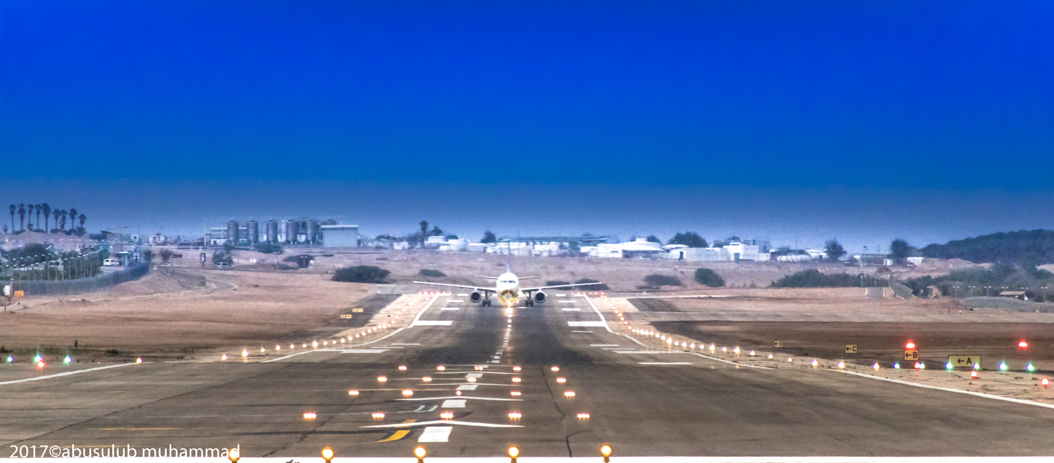 Canon EOS 750D (EOS Rebel T6i / EOS Kiss X8i) + Canon TS-E 90mm F2.8 Tilt-Shift sample photo. Elat airport photography