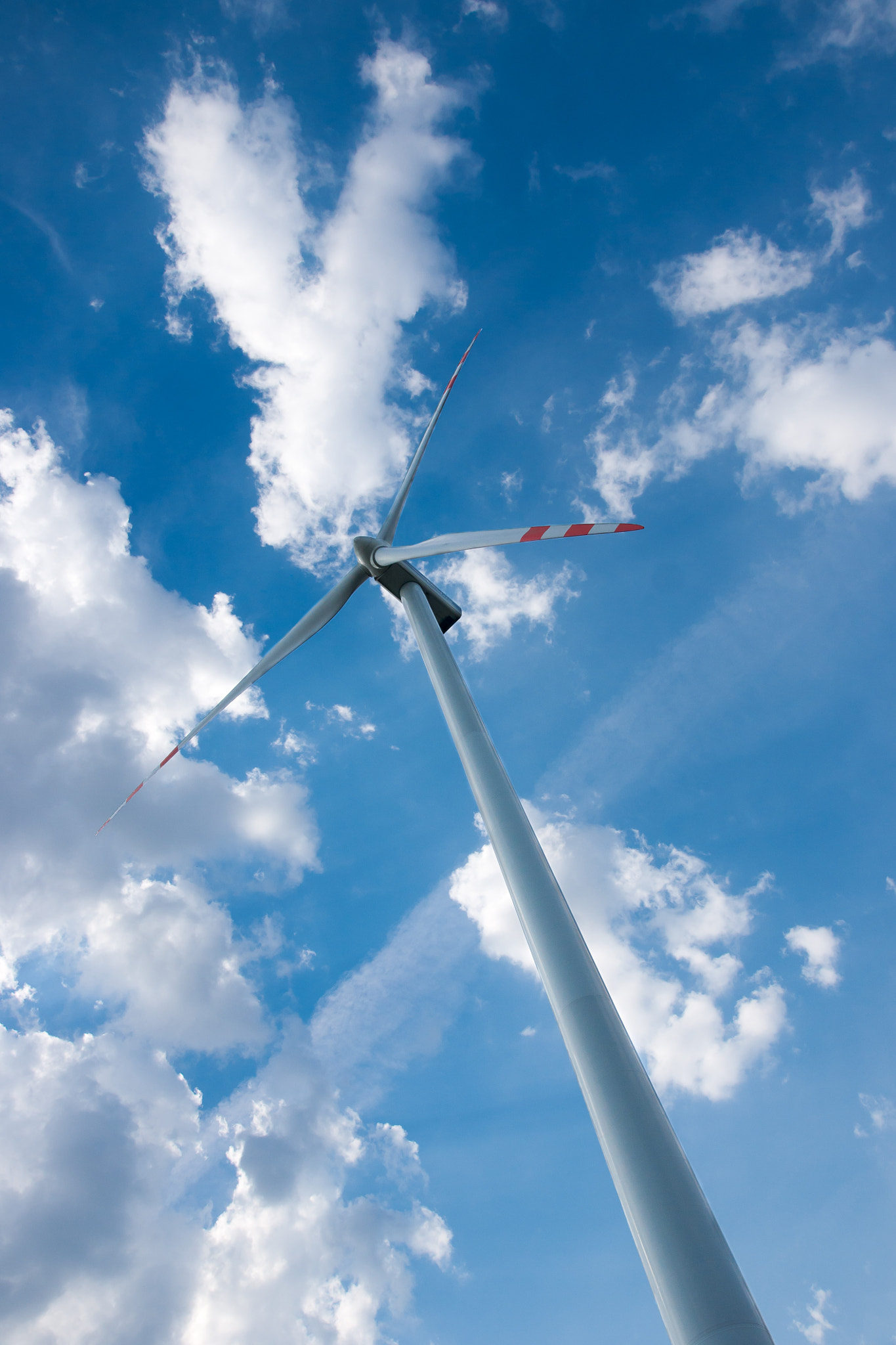 Sony DT 16-105mm F3.5-5.6 sample photo. Windmill photography