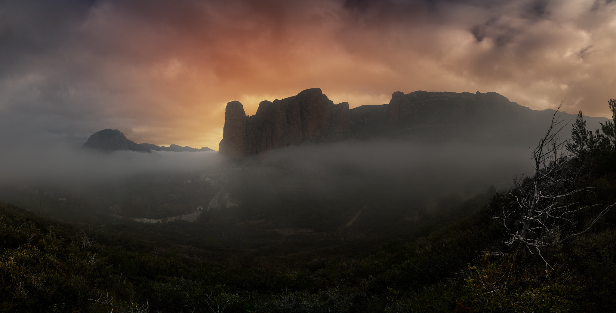 Nikon D500 sample photo. Riglos: first light photography