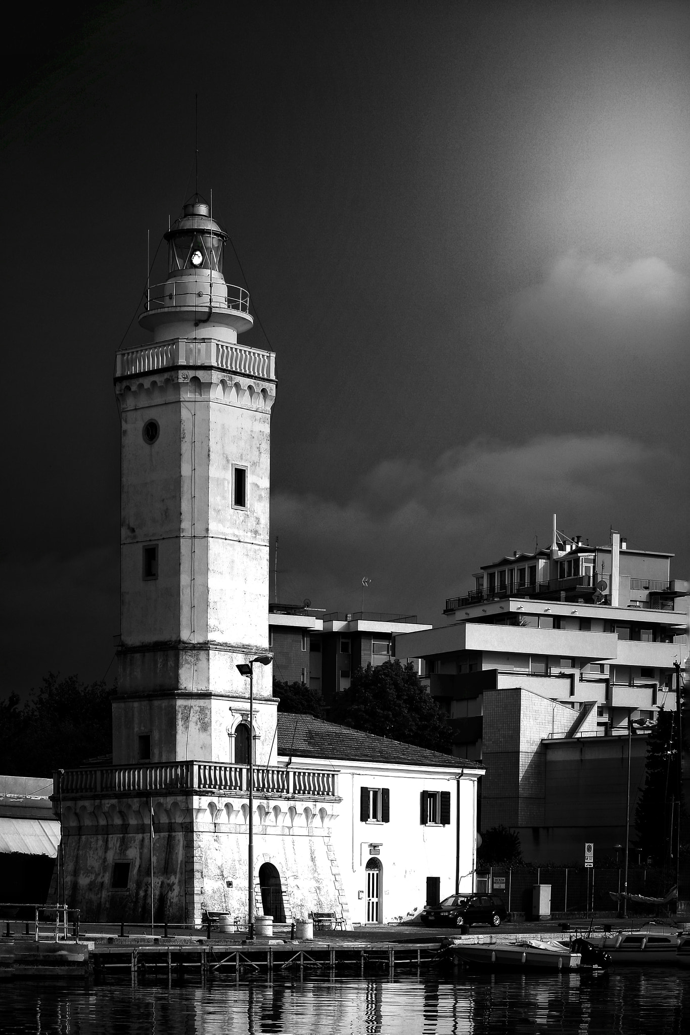 Canon EF-S 55-250mm F4-5.6 IS sample photo. Lighthouse of rimini photography