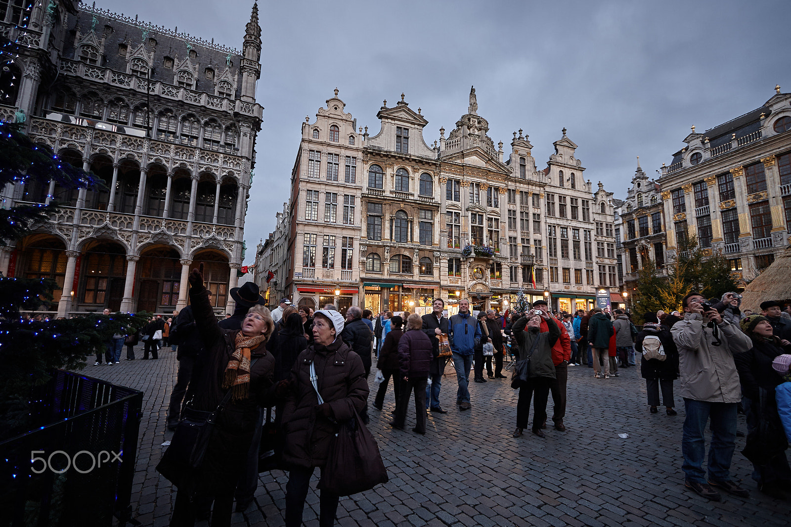 Canon EF-S 10-22mm F3.5-4.5 USM sample photo. La grand place di bruxelles photography