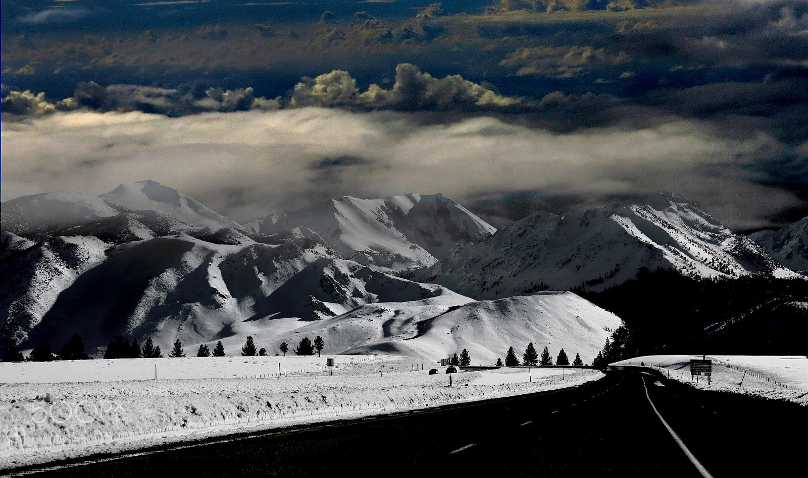 Canon EF 28-300mm F3.5-5.6L IS USM sample photo. The road to mammoth photography
