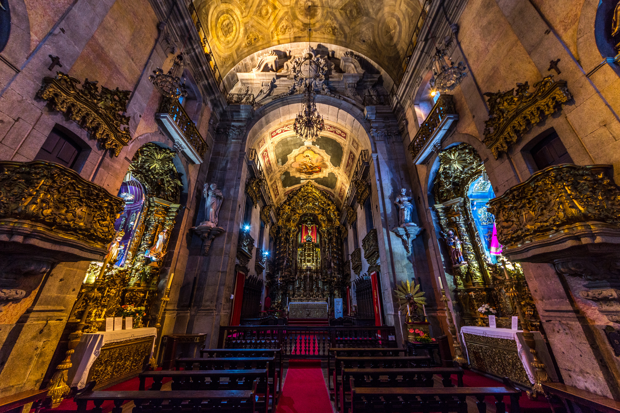 Sigma 8-16mm F4.5-5.6 DC HSM sample photo. Golden church photography