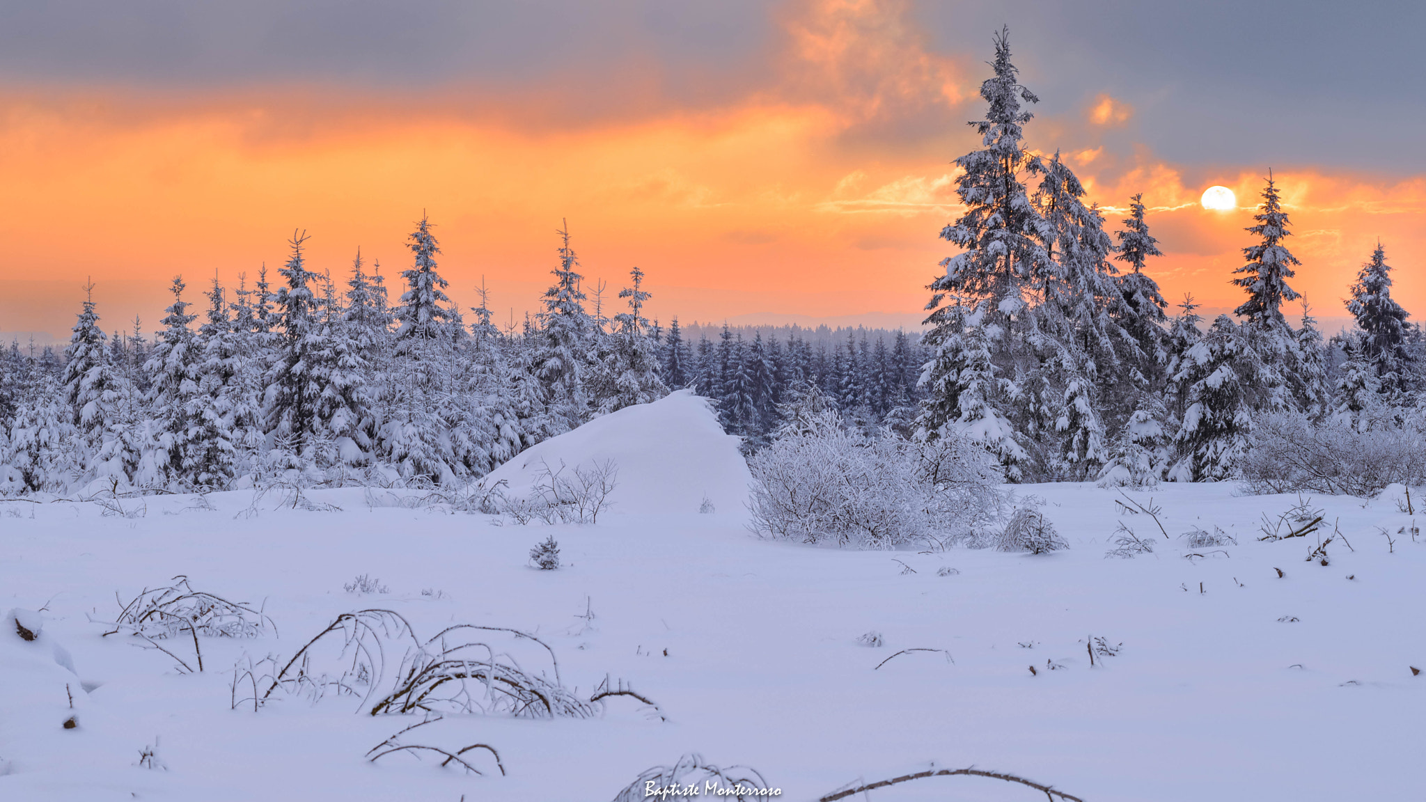 Nikon D610 + AF Zoom-Nikkor 80-200mm f/2.8 ED sample photo. Snow-covered sunset photography