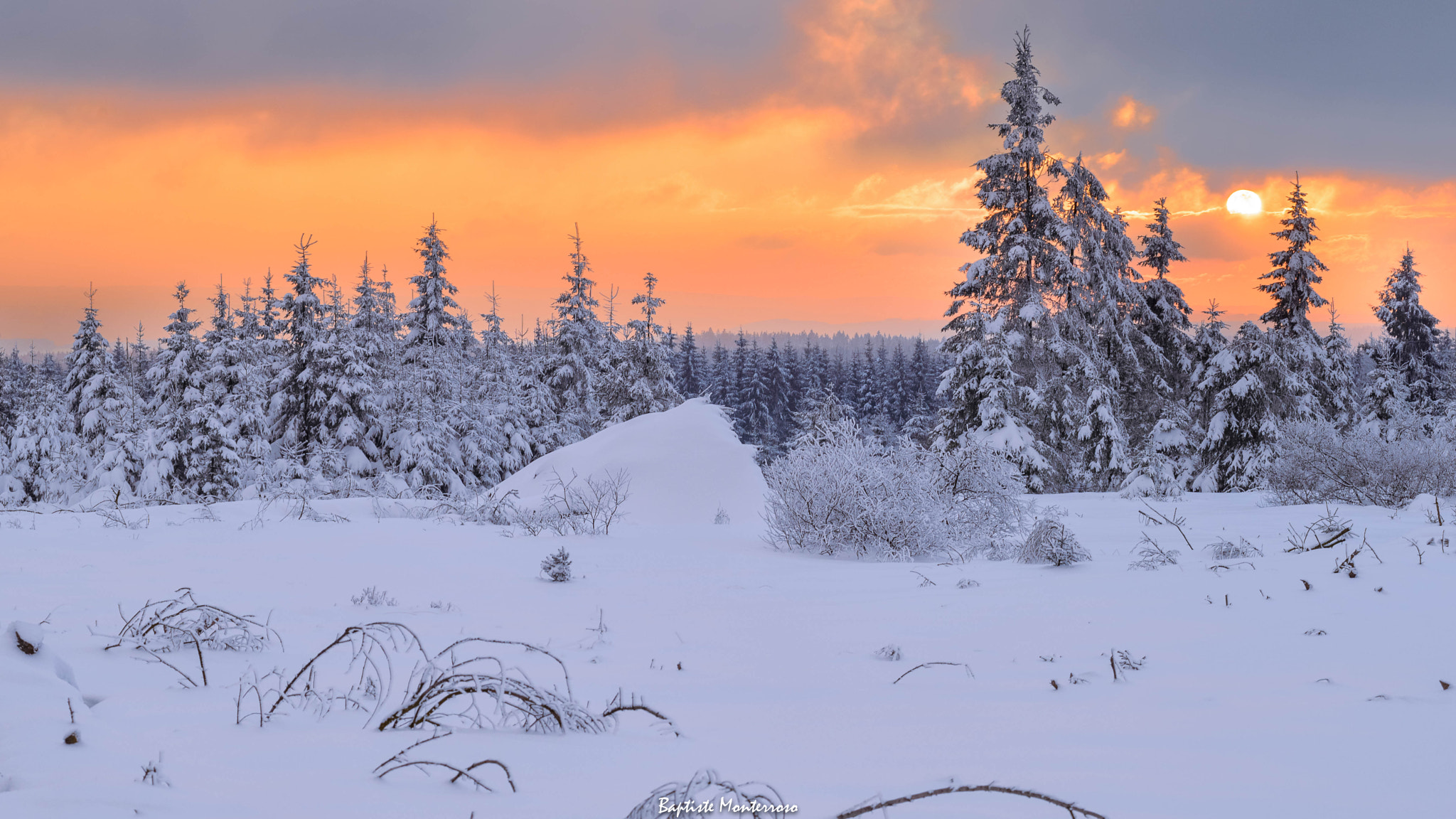 AF Zoom-Nikkor 80-200mm f/2.8 ED sample photo. Snow-covered sunset photography
