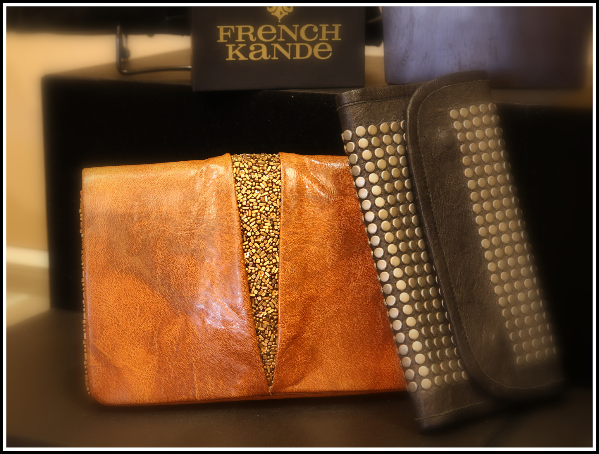 Tamron SP AF 17-50mm F2.8 XR Di II LD Aspherical (IF) sample photo. Womens leather purse photography