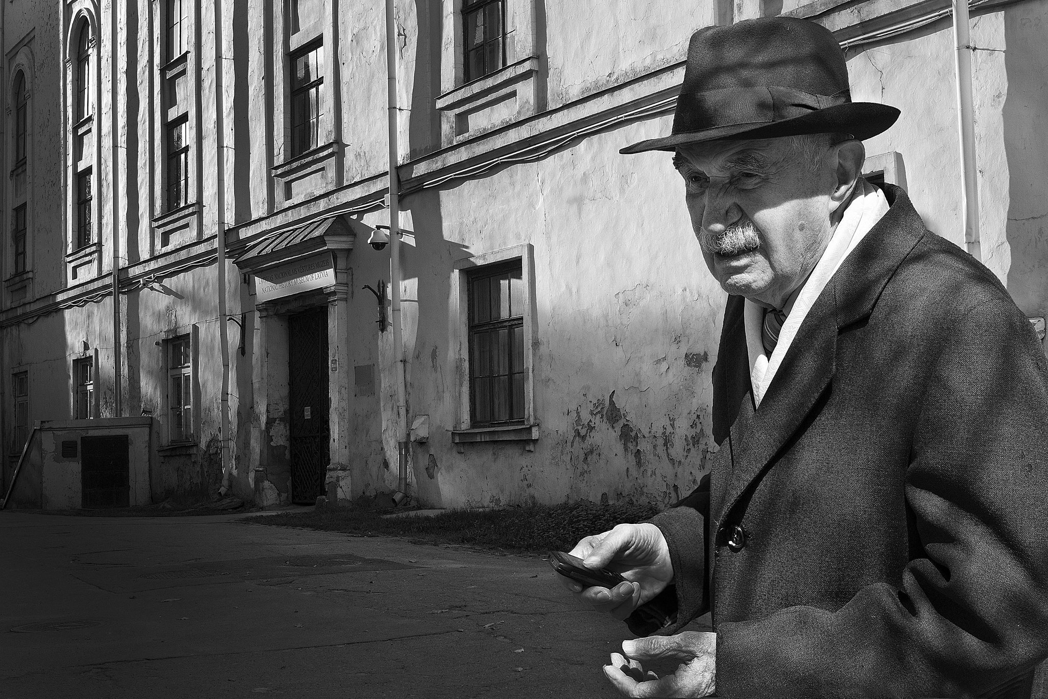 Canon EOS 50D + Canon EF 24-70mm F2.8L USM sample photo. C clas gustafson skara fk no man med hatt photography