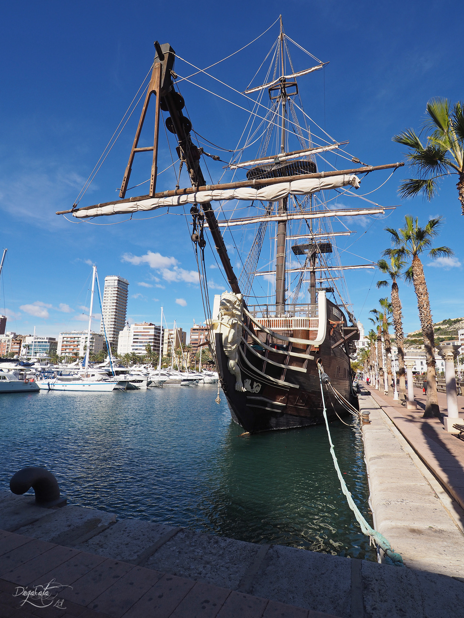 Olympus OM-D E-M10 II + OLYMPUS M.9-18mm F4.0-5.6 sample photo. El santísima trinidad, en el puerto de alicante. photography