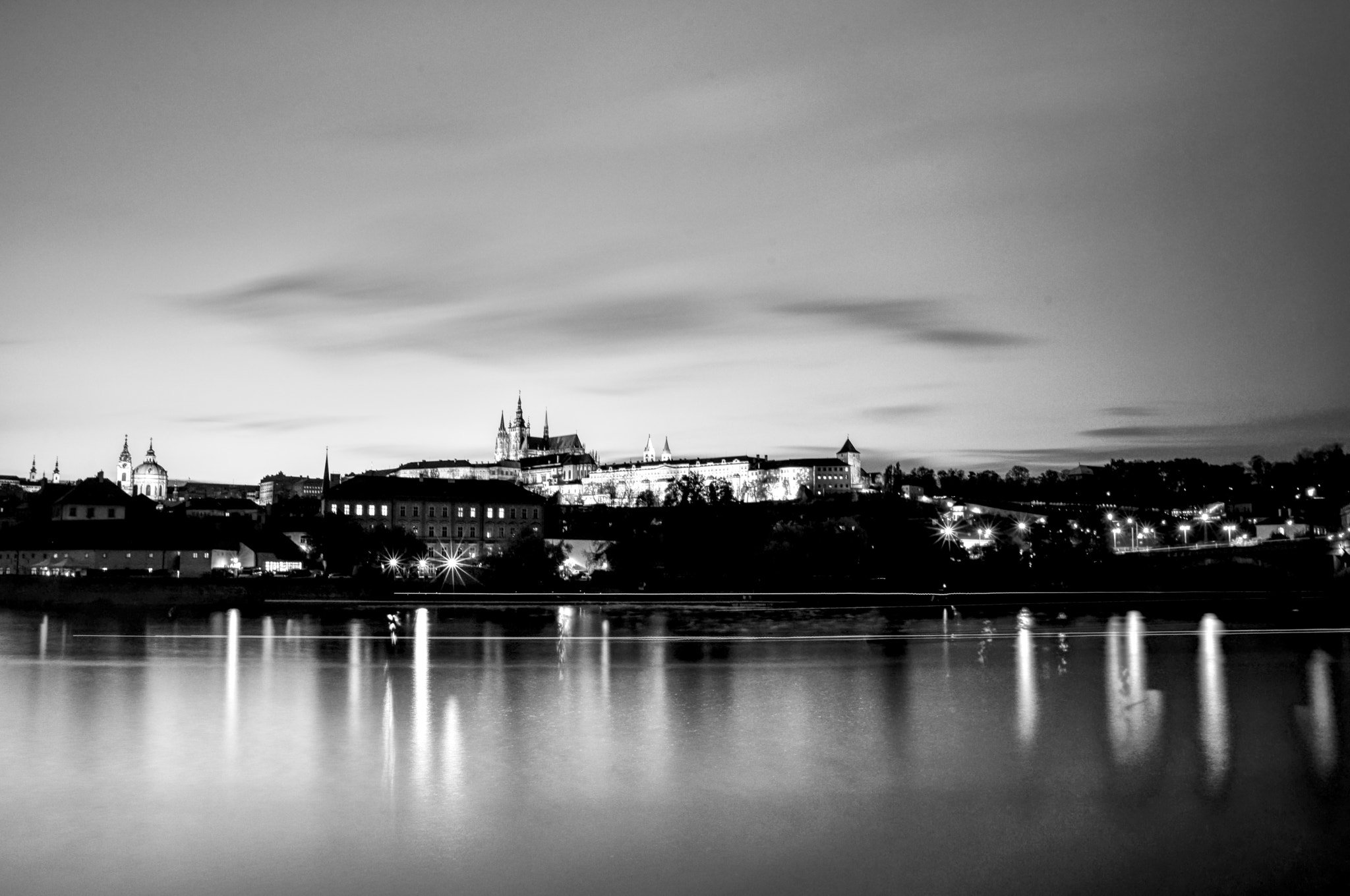 Nikon D750 + Nikon AF-S Nikkor 28mm F1.8G sample photo. Night in prague photography