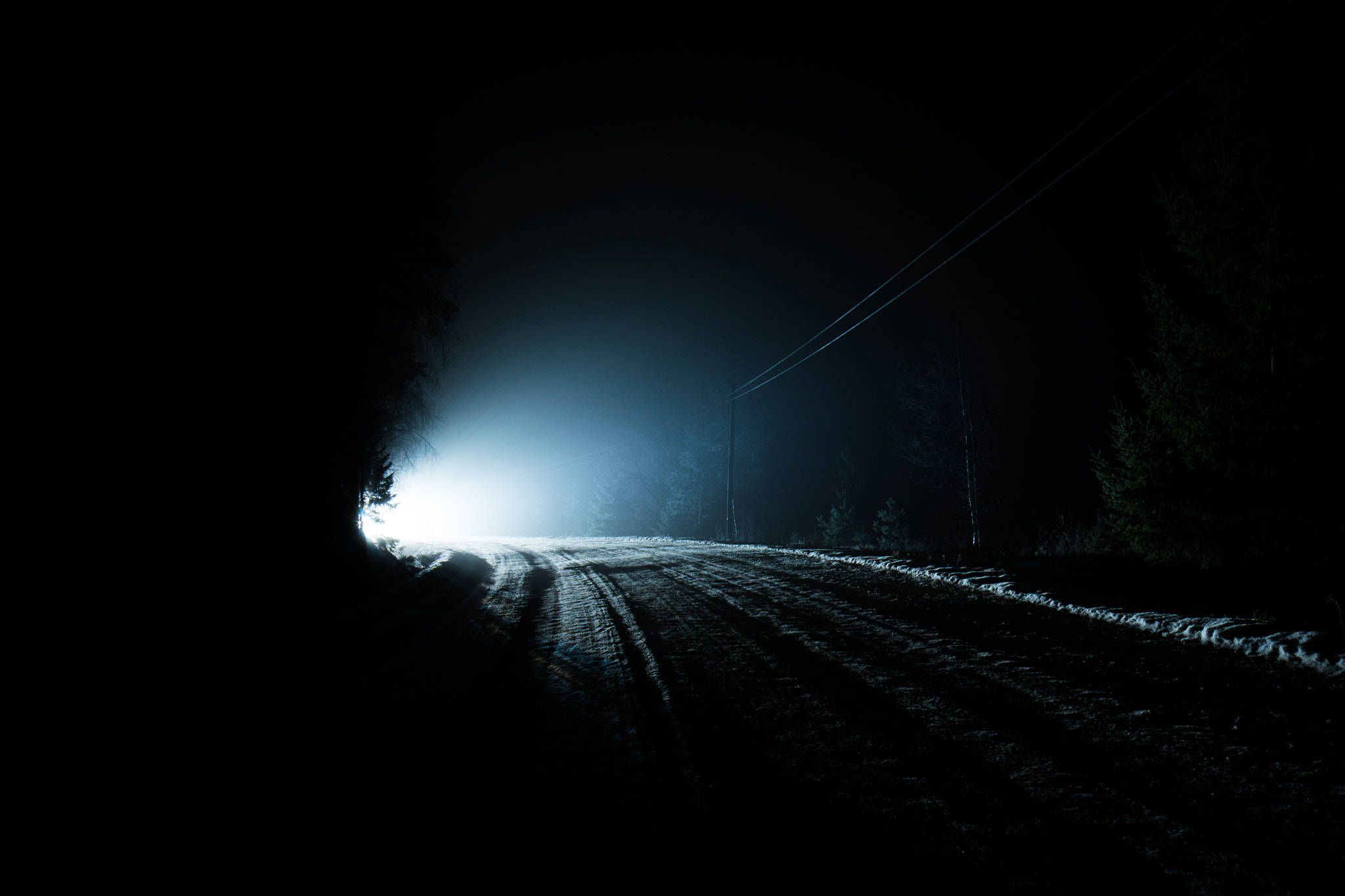 Samyang 14mm F2.8 ED AS IF UMC sample photo. Light in the road photography