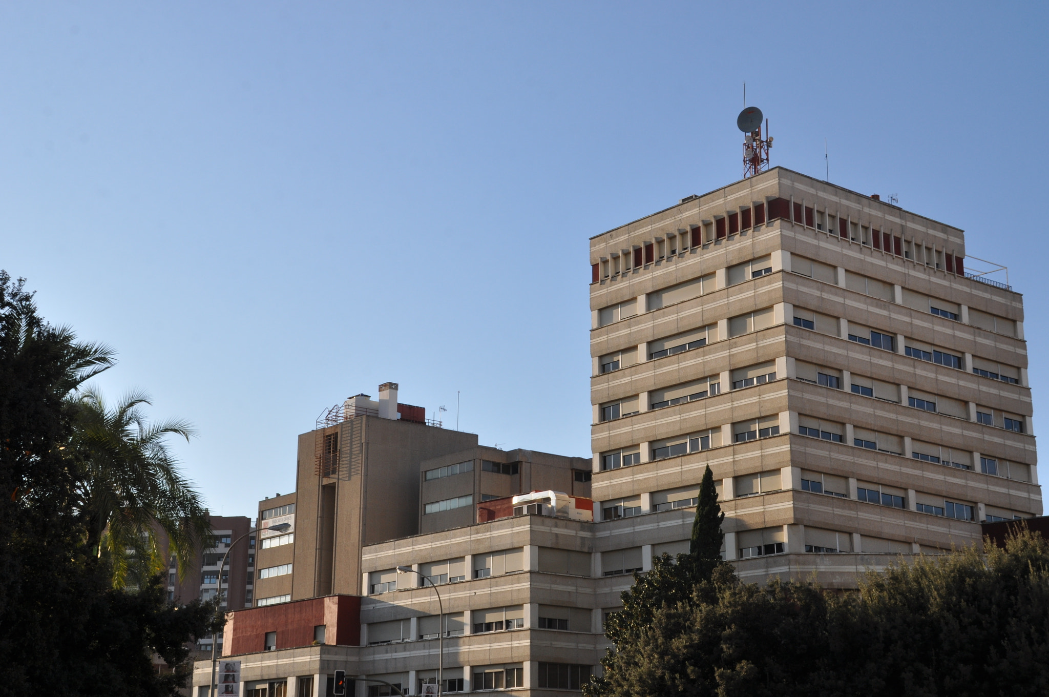 Sigma 18-200mm F3.5-6.3 II DC OS HSM sample photo. Oficinas photography
