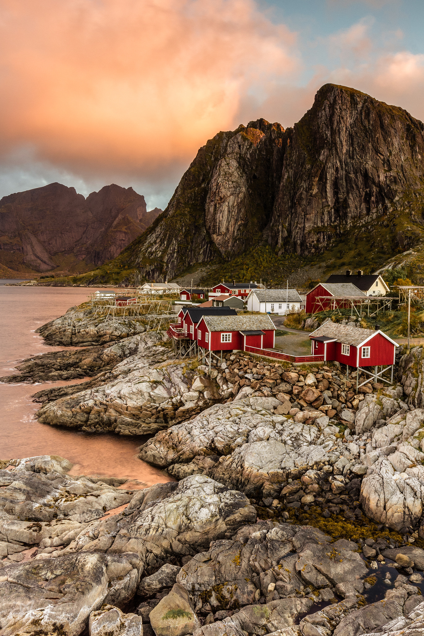 Canon EF 16-35mm F4L IS USM sample photo. Sunrise on hamnoy photography