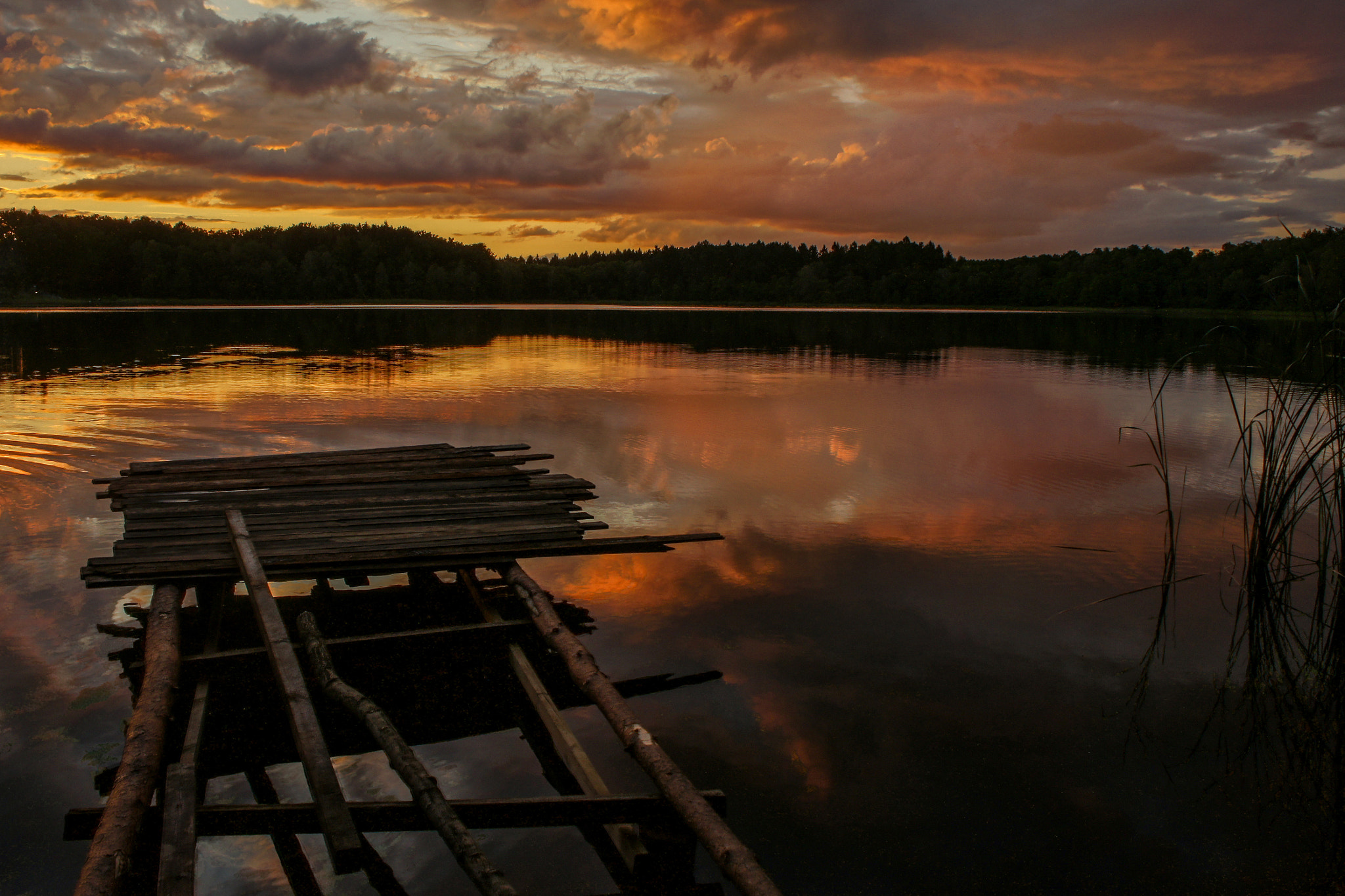 Sony Alpha NEX-3 + Sony E 18-55mm F3.5-5.6 OSS sample photo. Orange lake photography