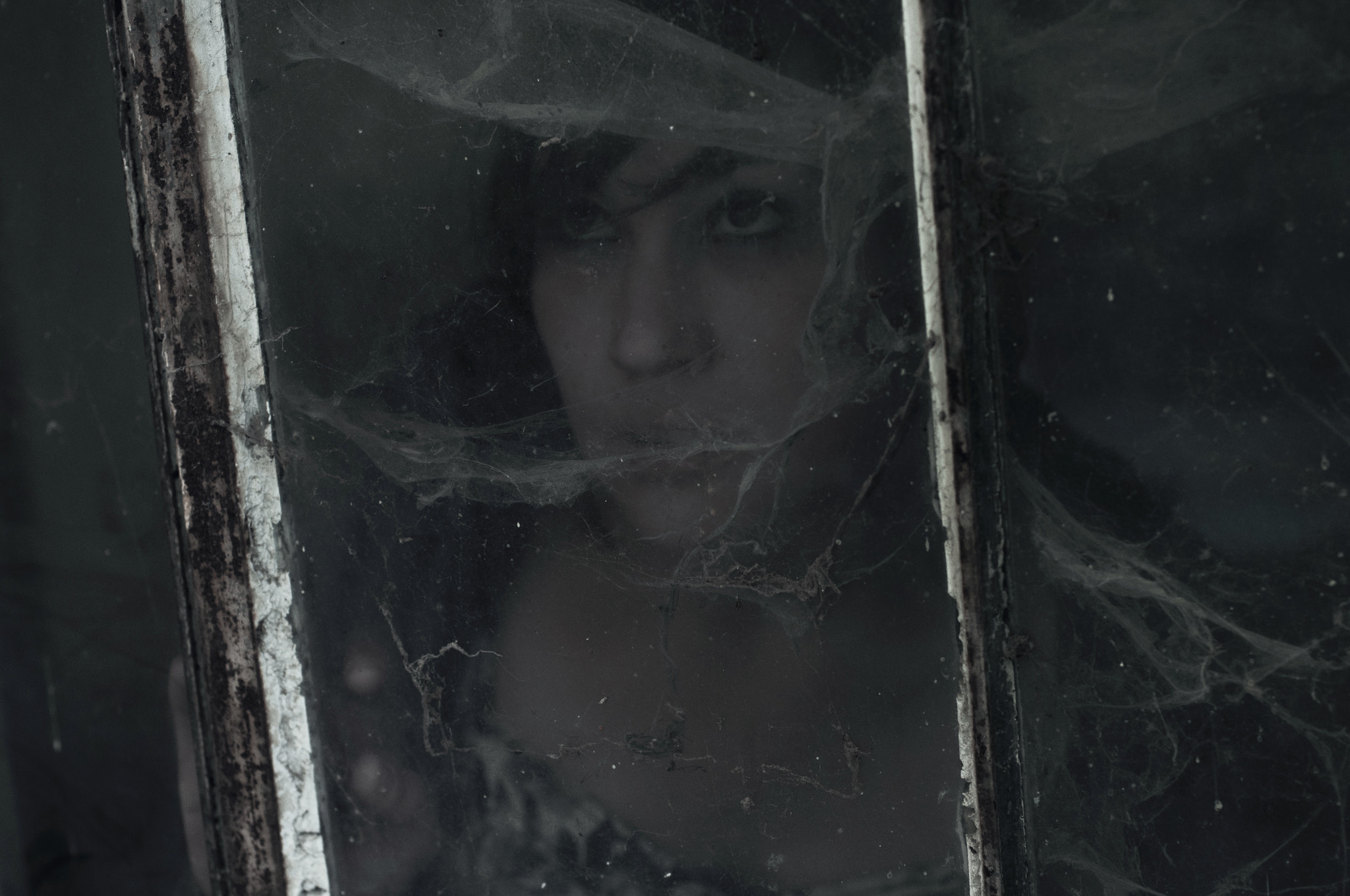 Nikon D90 + Nikon AF Nikkor 50mm F1.4D sample photo. Her ghost photography