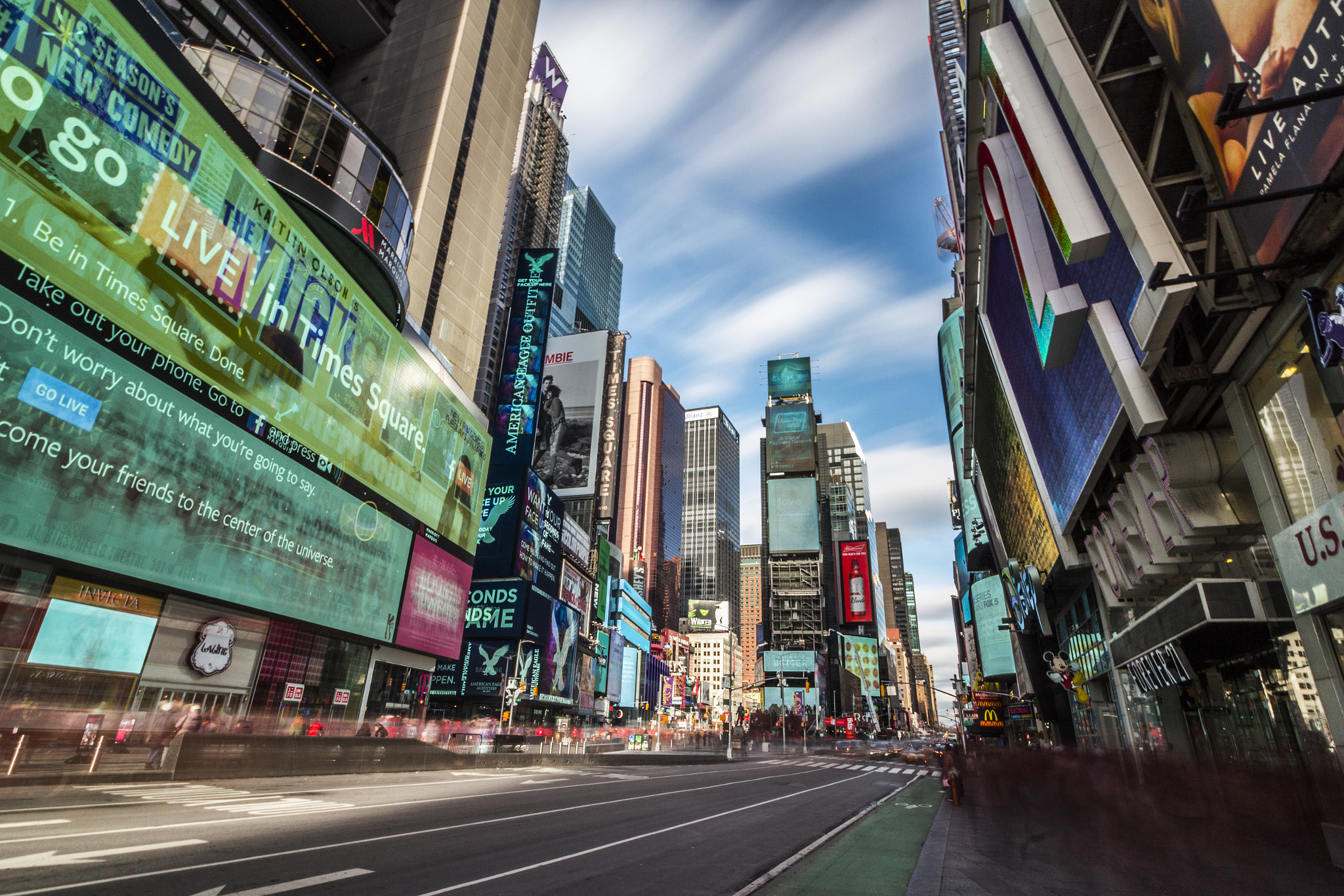 Canon EOS 1200D (EOS Rebel T5 / EOS Kiss X70 / EOS Hi) sample photo. Nyc daytime long exposure photography