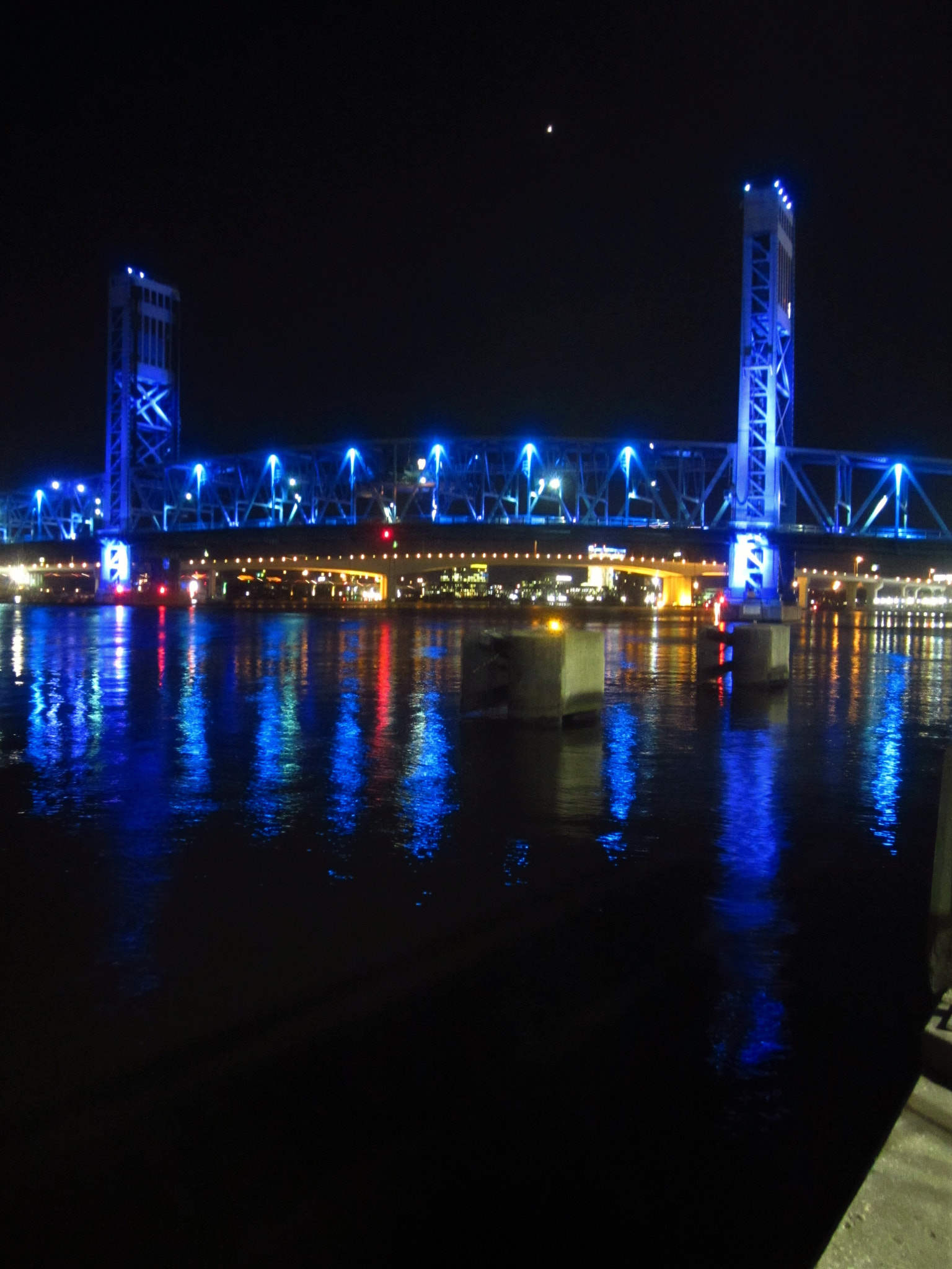 Canon PowerShot ELPH 300 HS (IXUS 220 HS / IXY 410F) sample photo. Main street bridge, jacksonville, fl photography