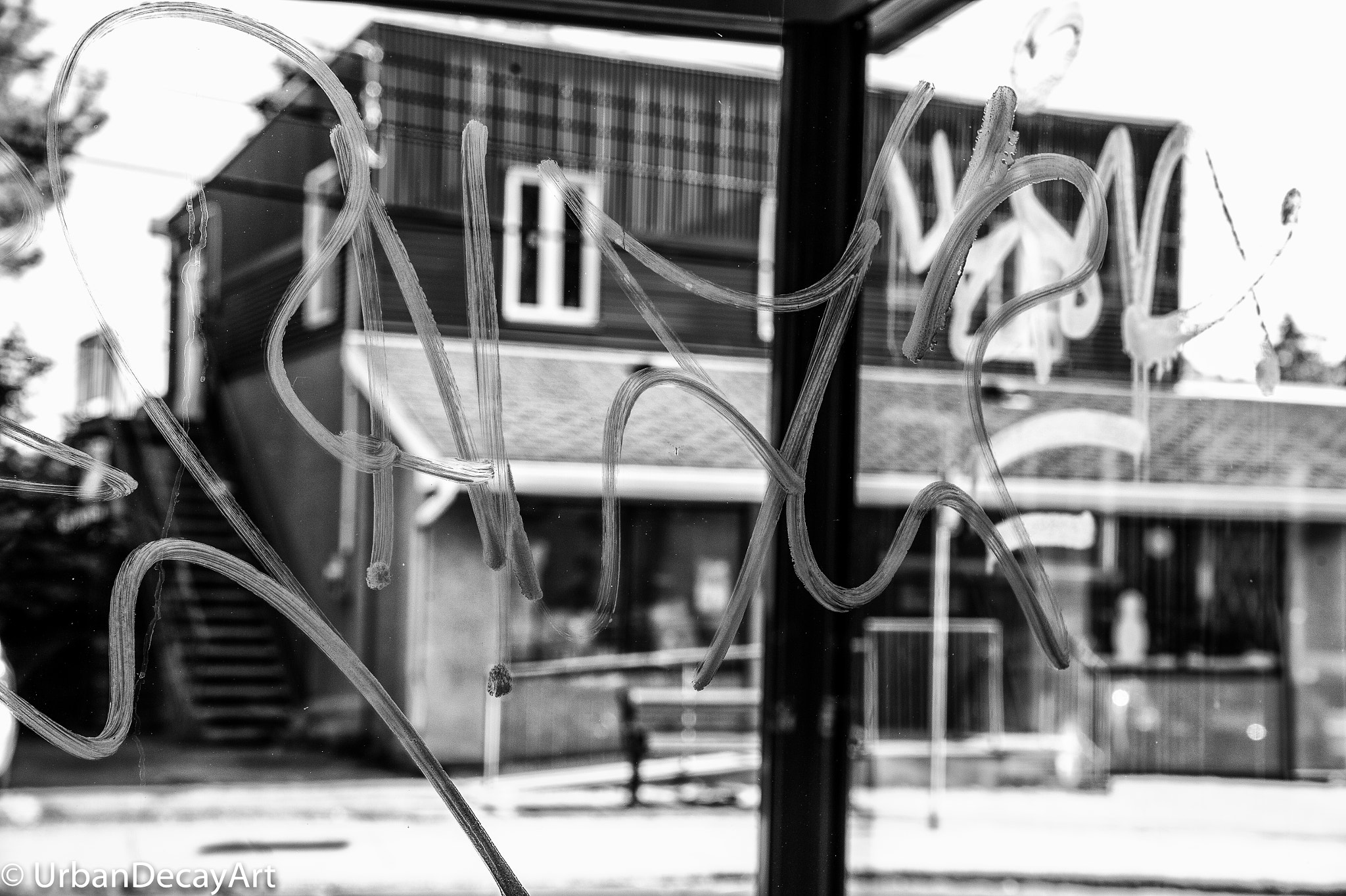 Nikon Df sample photo. Bus stop photography