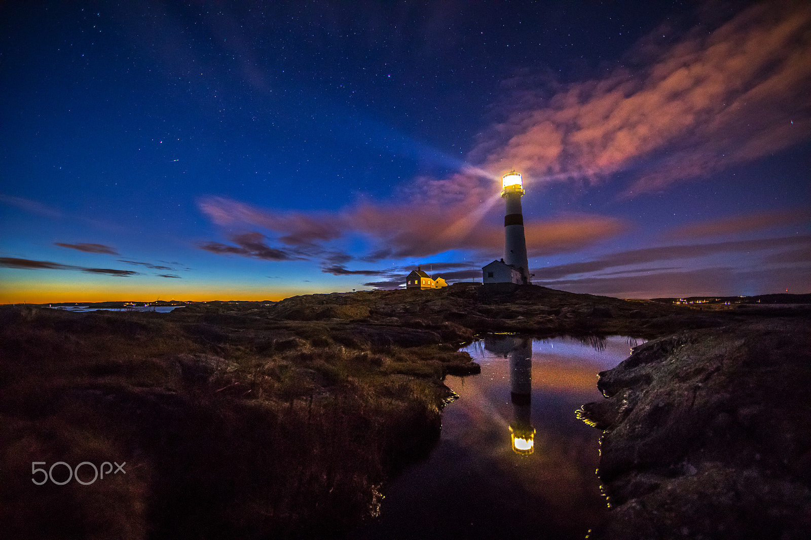 Canon EF 14mm F2.8L II USM sample photo. Nightlight lighthouse photography