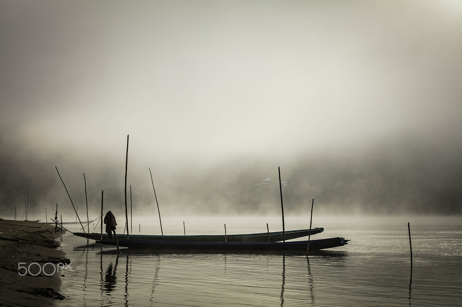 Canon EF 70-200mm F2.8L USM sample photo. Fishing boats on the mekong river photography