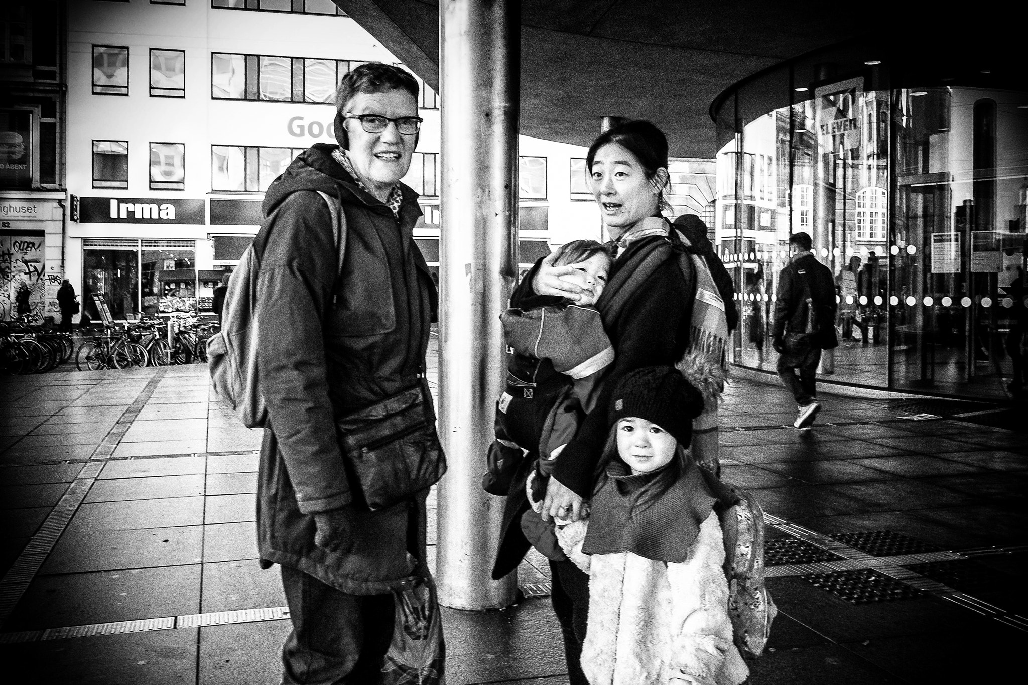 Fujifilm X-Pro2 + Fujifilm XF 18mm F2 R sample photo. Images on the run... photography