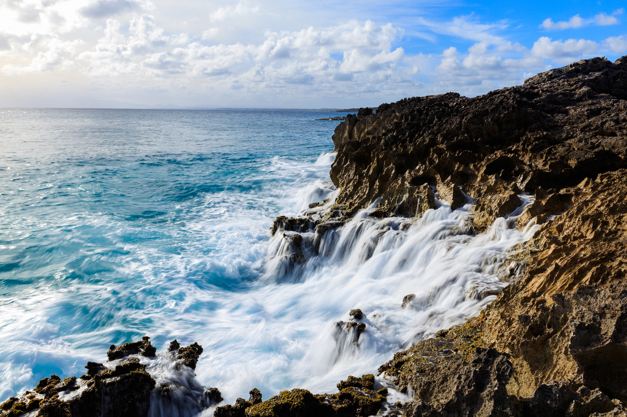 Canon EF 24-70mm F4L IS USM sample photo. Sea water falls / chutes marines 025a0136-1.jpg photography