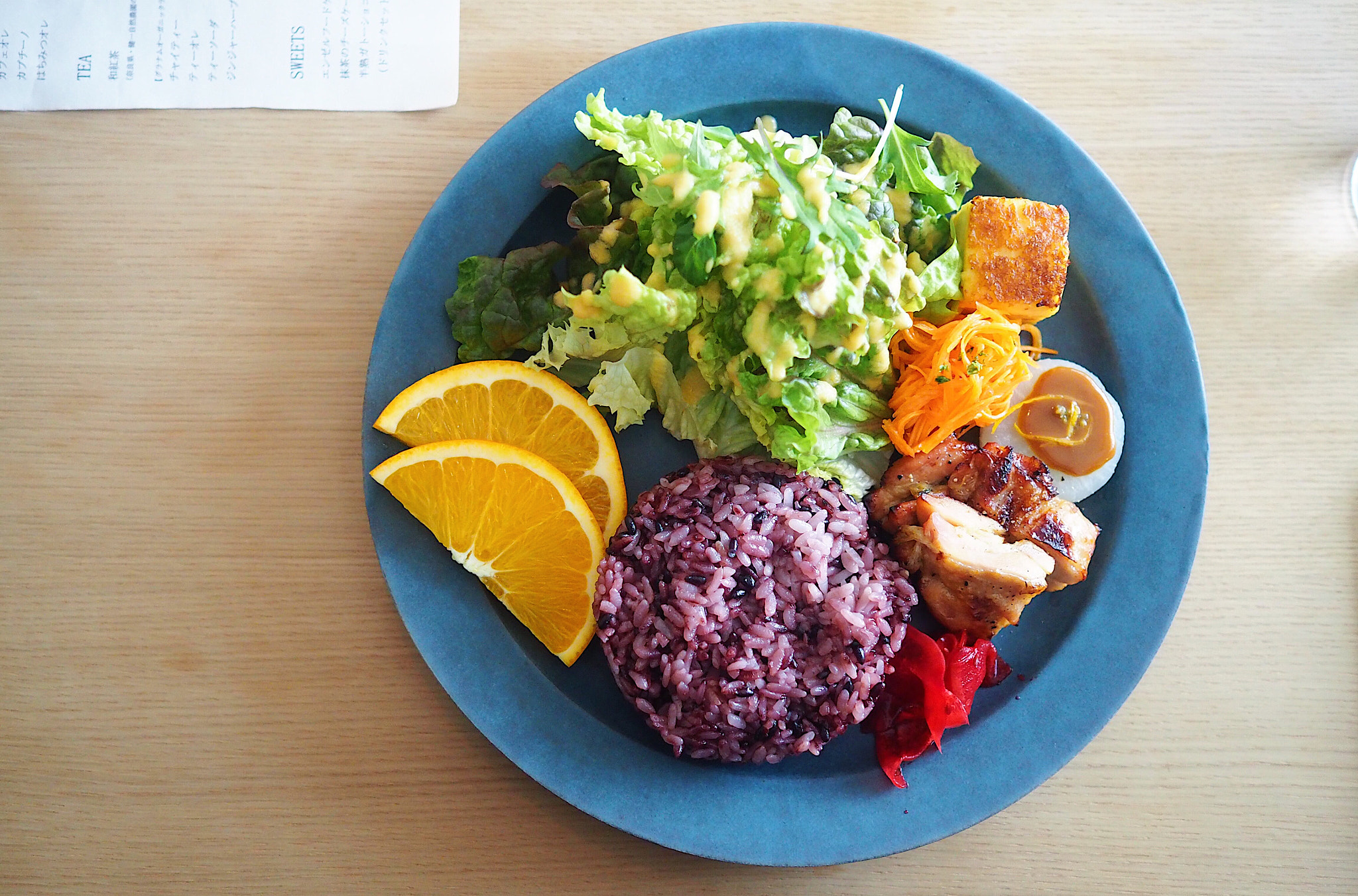 Olympus OM-D E-M5 II + Olympus M.Zuiko Digital 17mm F1.8 sample photo. Plate lunch at my favorite cafe photography