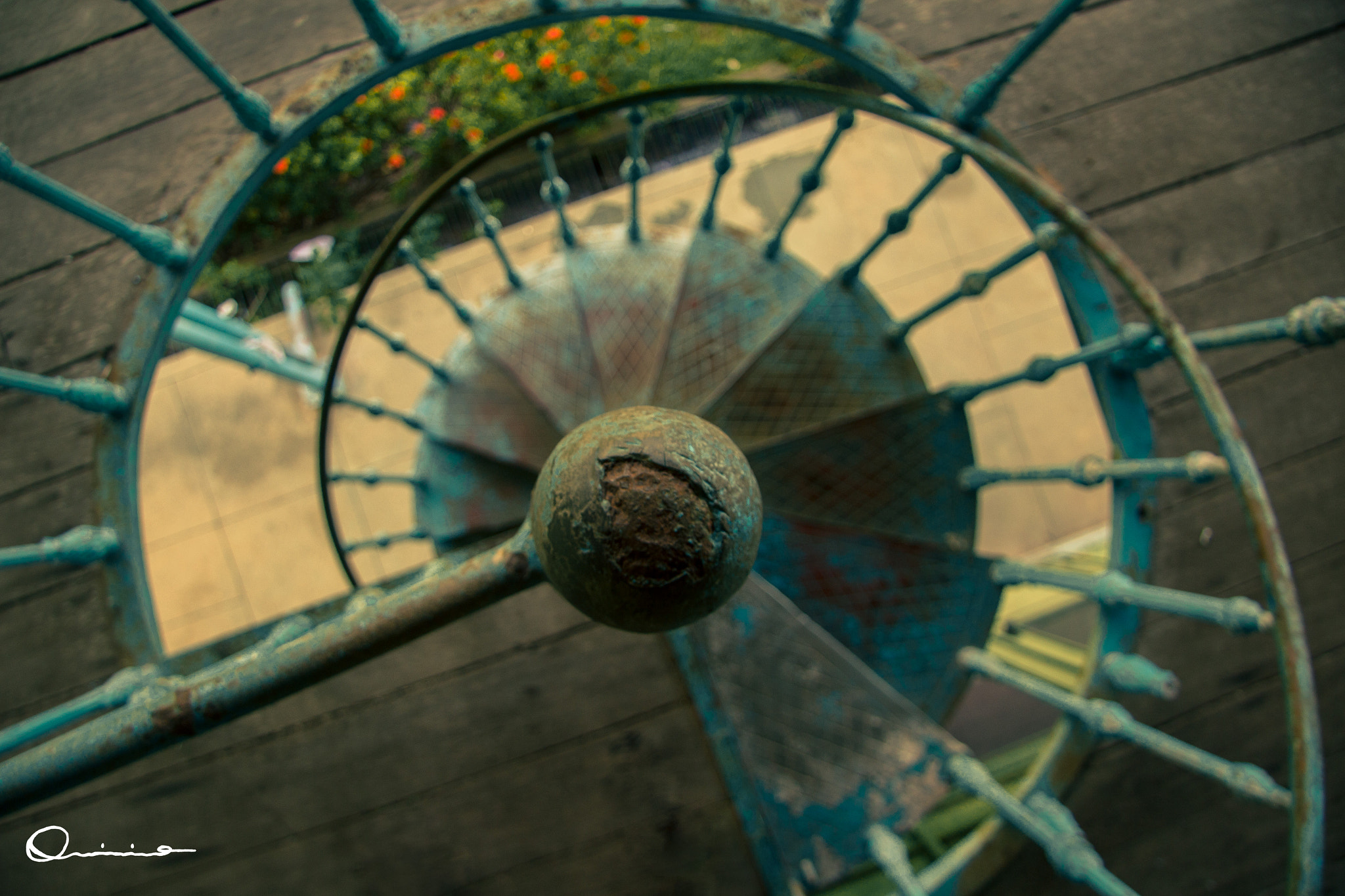 Canon EF-S 17-85mm F4-5.6 IS USM sample photo. Spiral steps photography