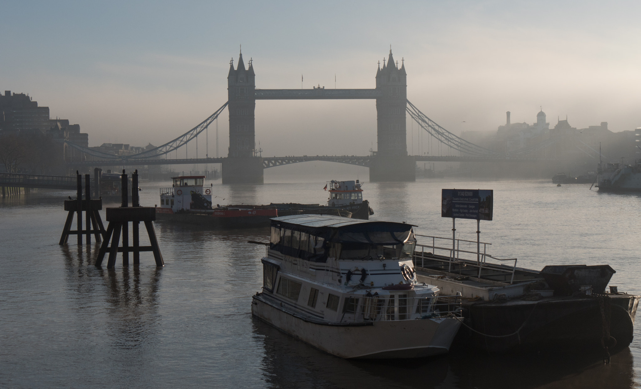 Panasonic Lumix DMC-GH4 sample photo. Tower bridge through fog photography