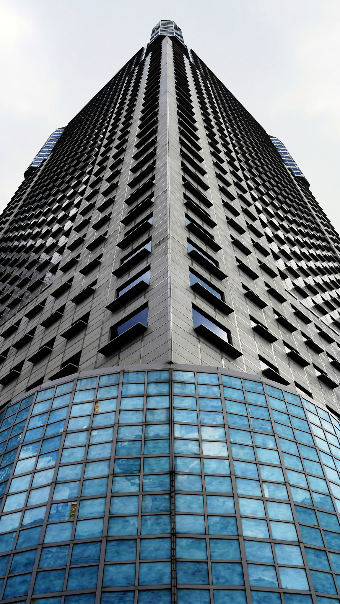 Panasonic Lumix DMC-GX7 + LUMIX G 20/F1.7 II sample photo. Millenia tower singapore photography