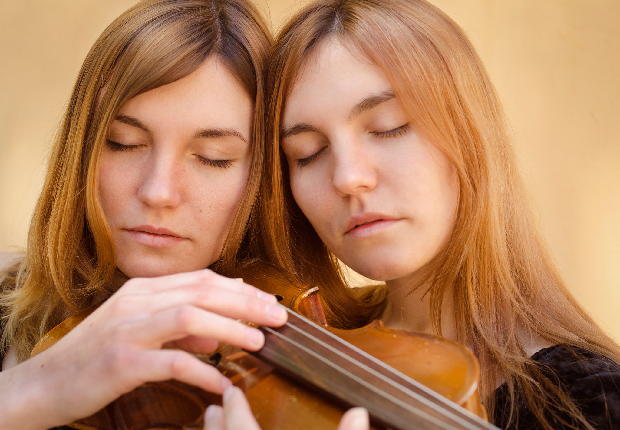 Nikon D7000 + Sigma 35mm F1.4 DG HSM Art sample photo. Violin sisters photography