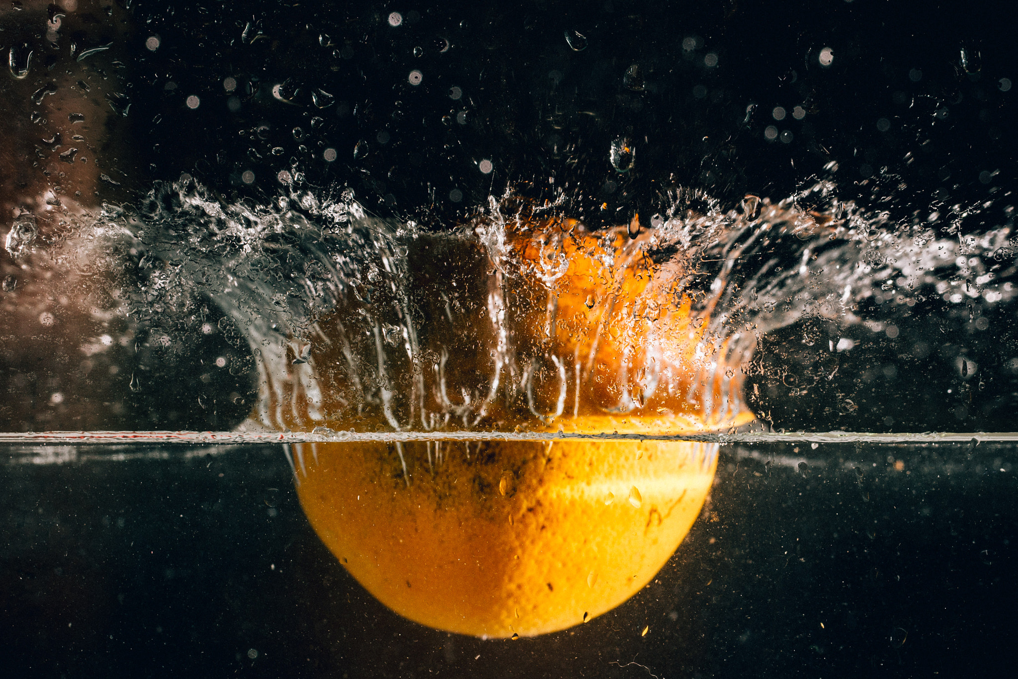 Canon EF 100mm F2.8L Macro IS USM sample photo. Splash photography