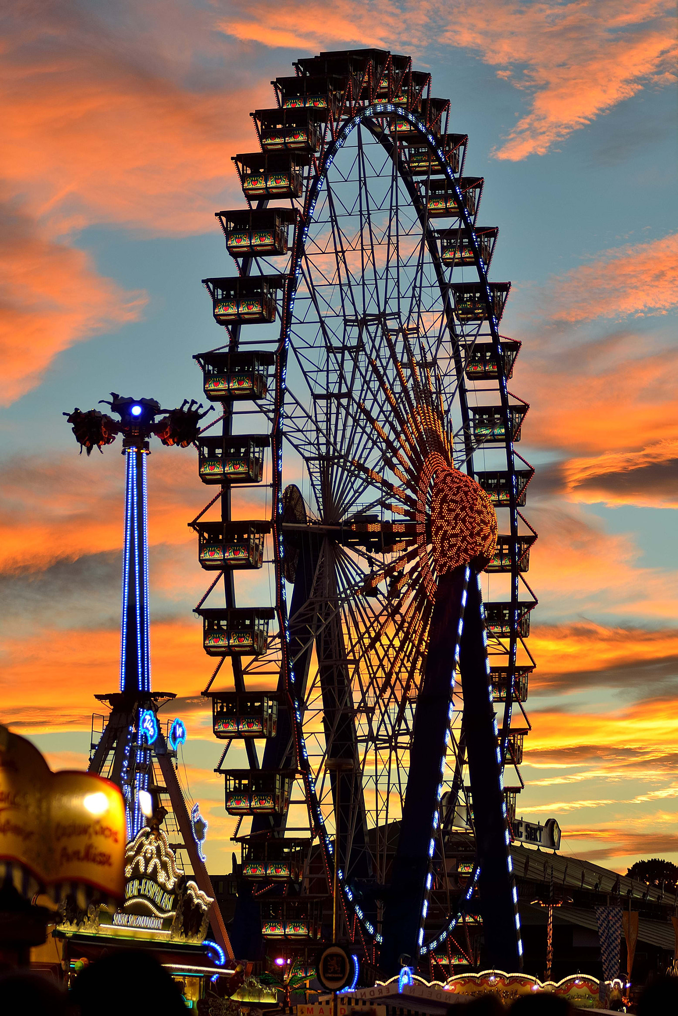 Sigma 70-200mm F2.8 EX DG OS HSM sample photo. Oktoberfest 2016 in munich photography