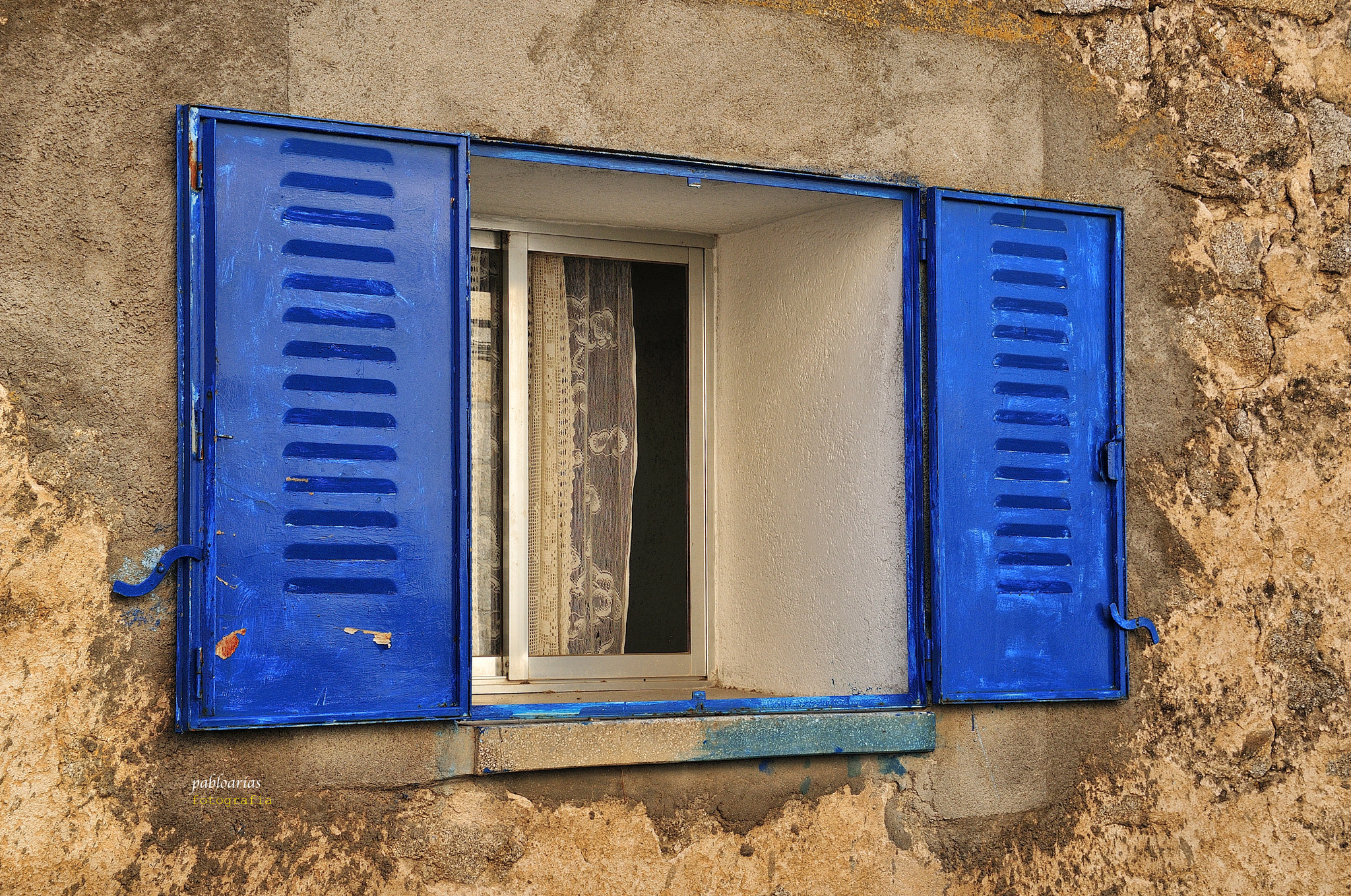 Nikon D300 sample photo. Ventanas photography