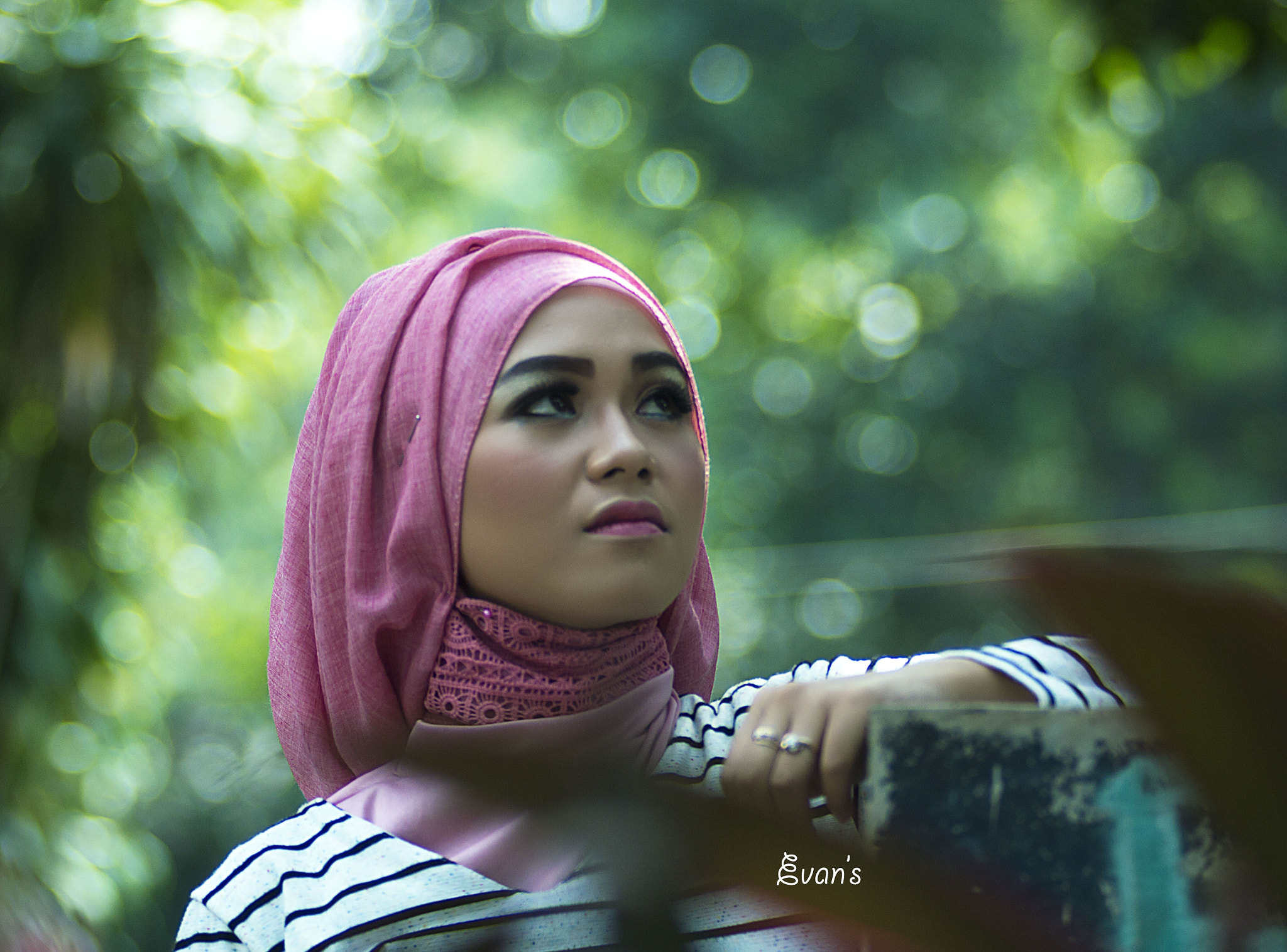 Nikon AF-Nikkor 80-200mm F2.8D ED sample photo. Love young photography