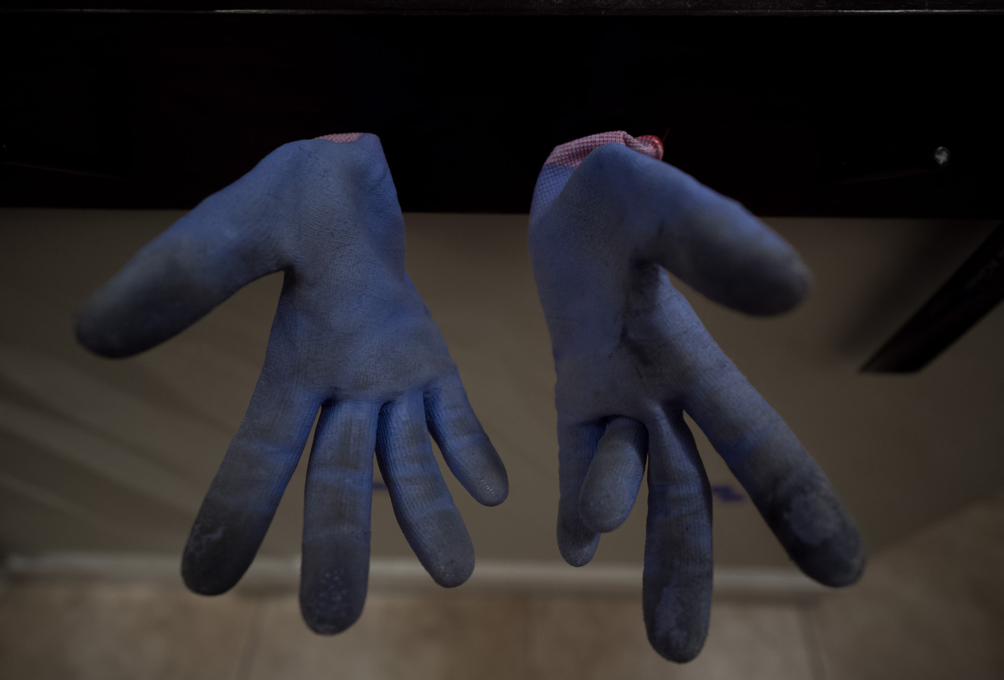 ZEISS Batis 18mm F2.8 sample photo. Hands up* photography