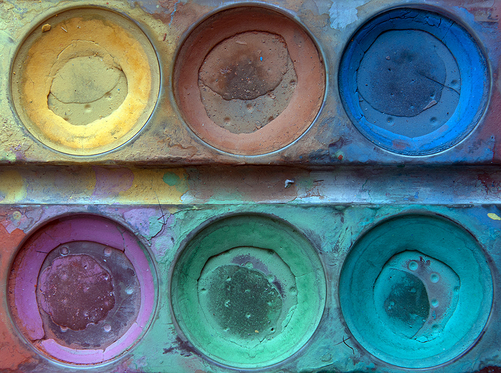 Sony Alpha DSLR-A700 sample photo. Old paints photography
