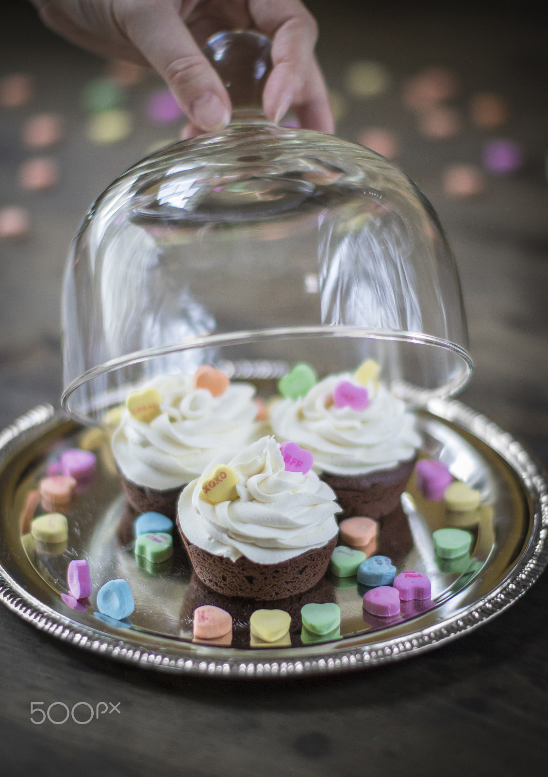 Canon EOS 7D Mark II + Canon EF 50mm F1.2L USM sample photo. Brownie cupcakes with whitw chocolate cream photography