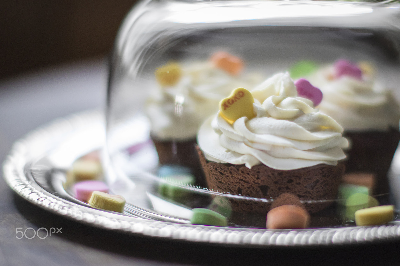 Canon EF 50mm F1.2L USM sample photo. Brownie cupcakes with whitw chocolate cream photography
