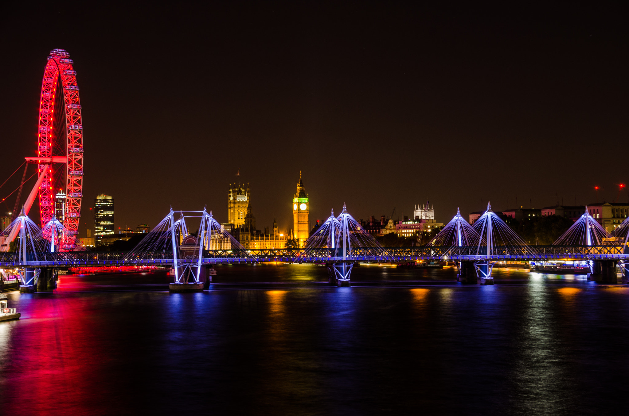 Sigma 18-250mm F3.5-6.3 DC Macro OS HSM sample photo. Golden jubilee bridge, london photography