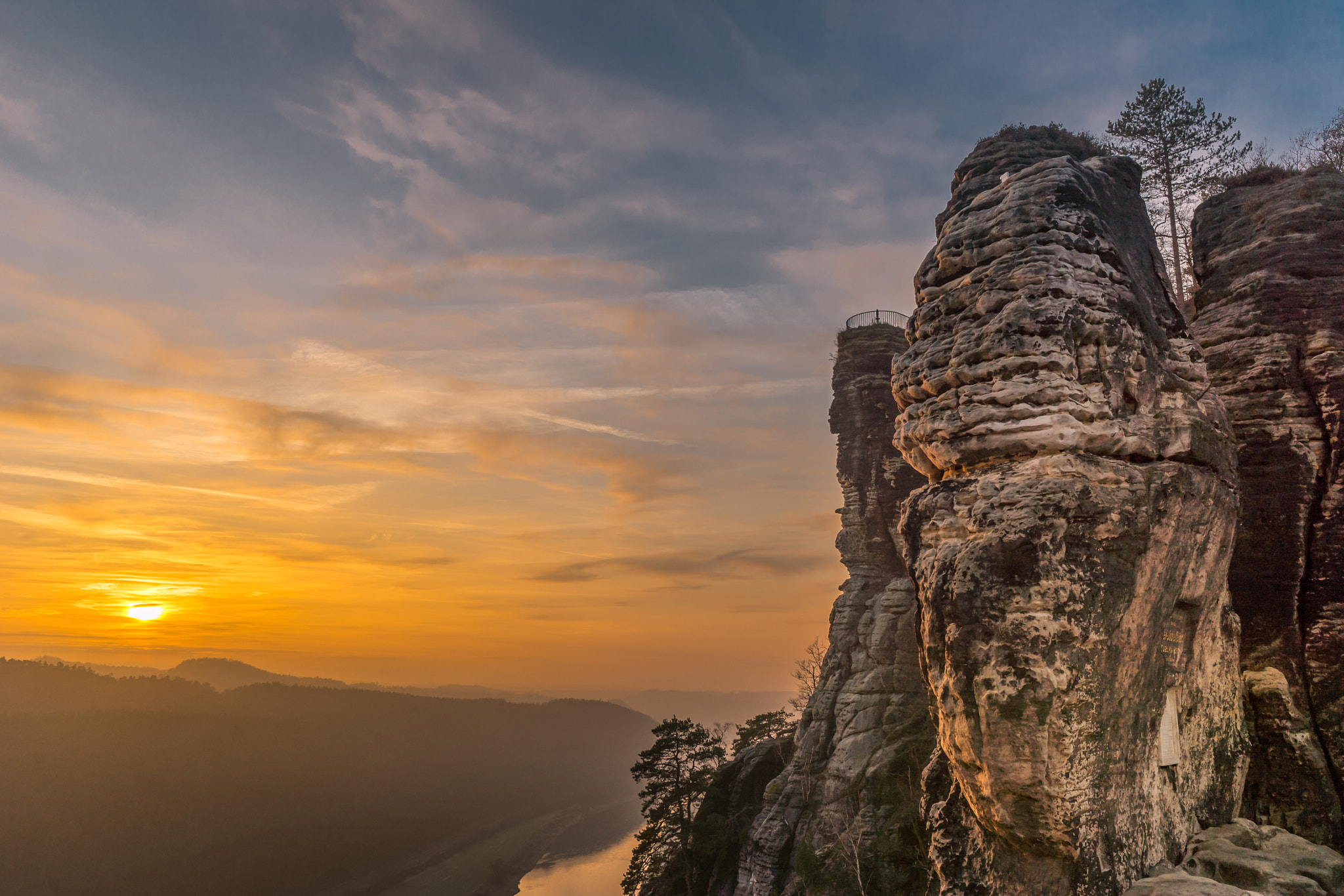 Sony a7 II + ZEISS Batis 25mm F2 sample photo. Sundown photography