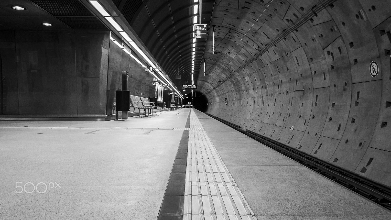 Olympus OM-D E-M5 + Panasonic Lumix G 14mm F2.5 ASPH sample photo. The tube photography